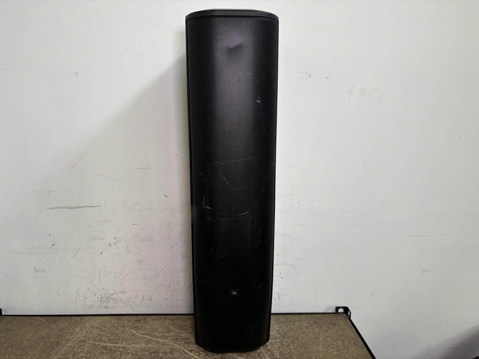 JBL CBT 70J-1 500w 2-Way Swivel Wall Mount Line Array Column Speaker in Black