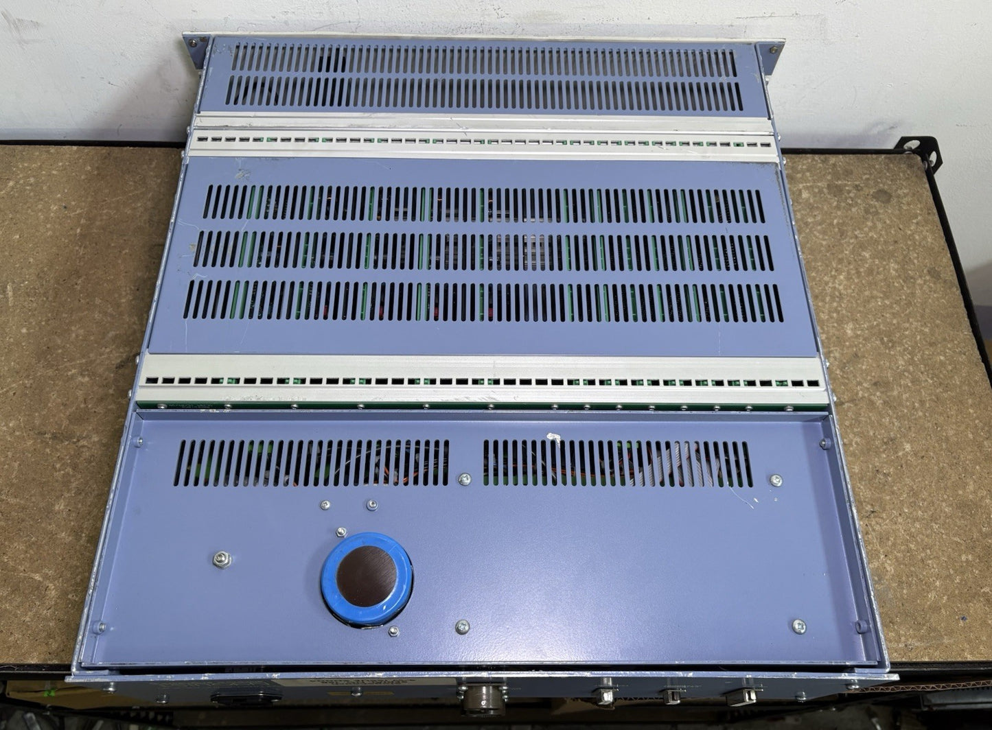 NYQUIST ELECTRONIC ENGINEERING MULTI-AXIS STAGE CONTROLLER PN: SD004