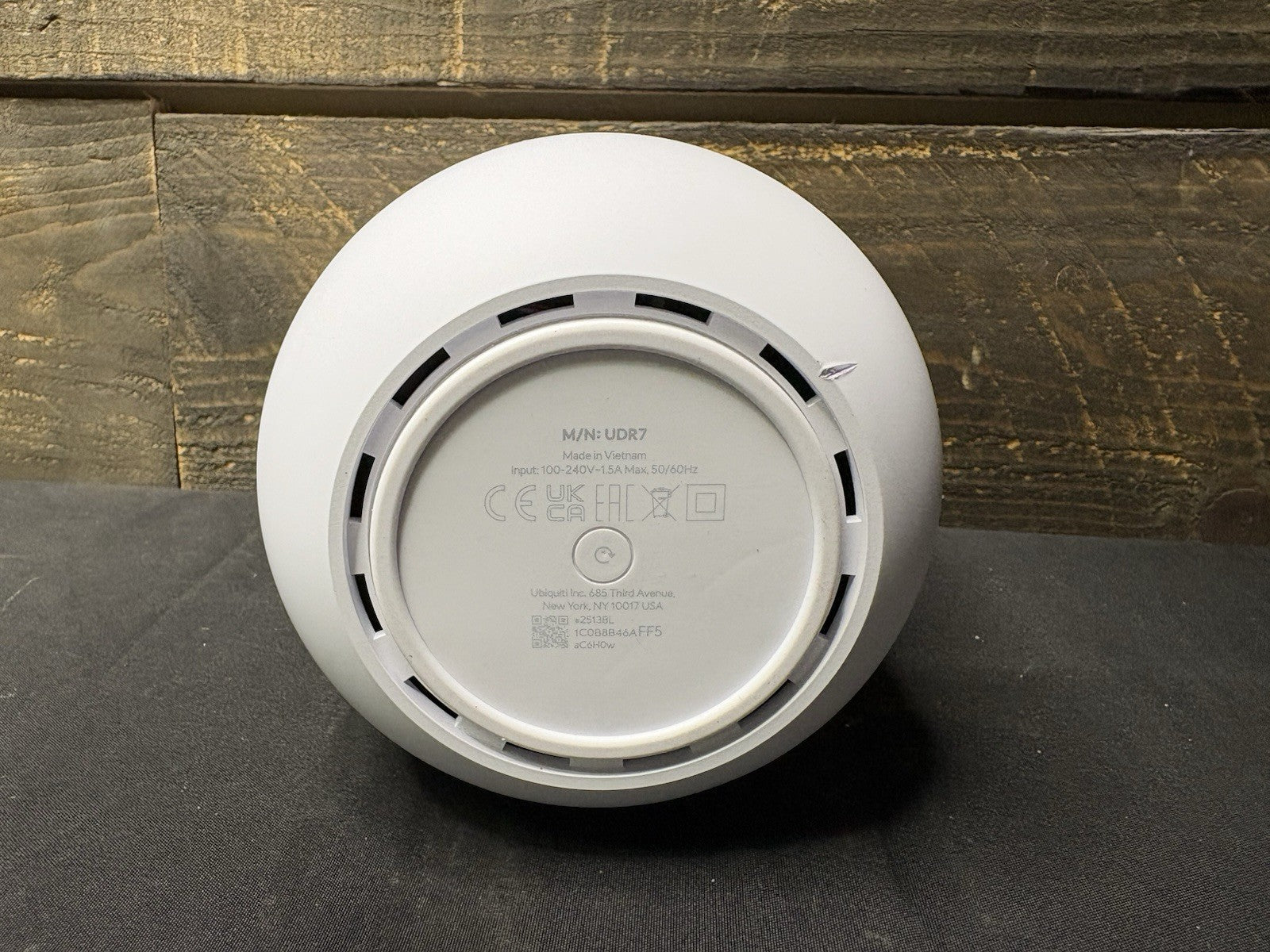 Ubiquiti Networks Dream Router 7 (UDR7) - Cloud Gateway with integrated WiFi