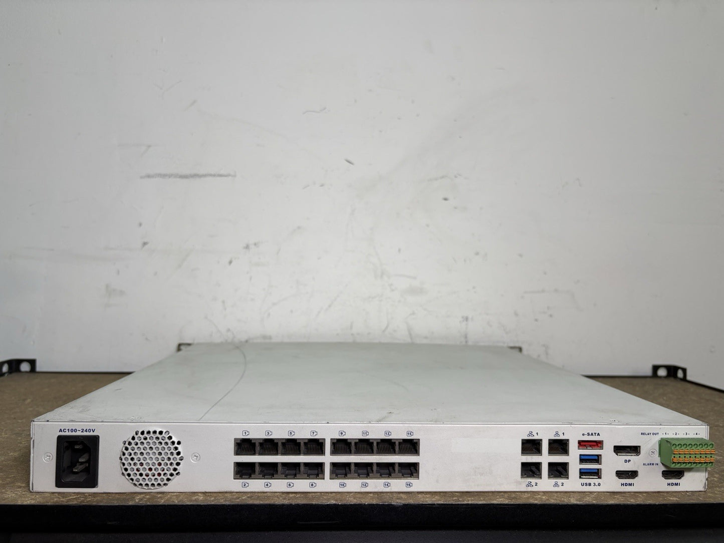 Avigilon HD Video Appliance Pro (VMA-AS2-16P12) *READ*