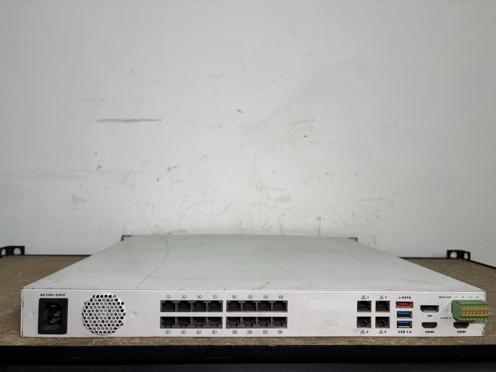 Avigilon HD Video Appliance Pro (VMA-AS2-16P12) *READ*