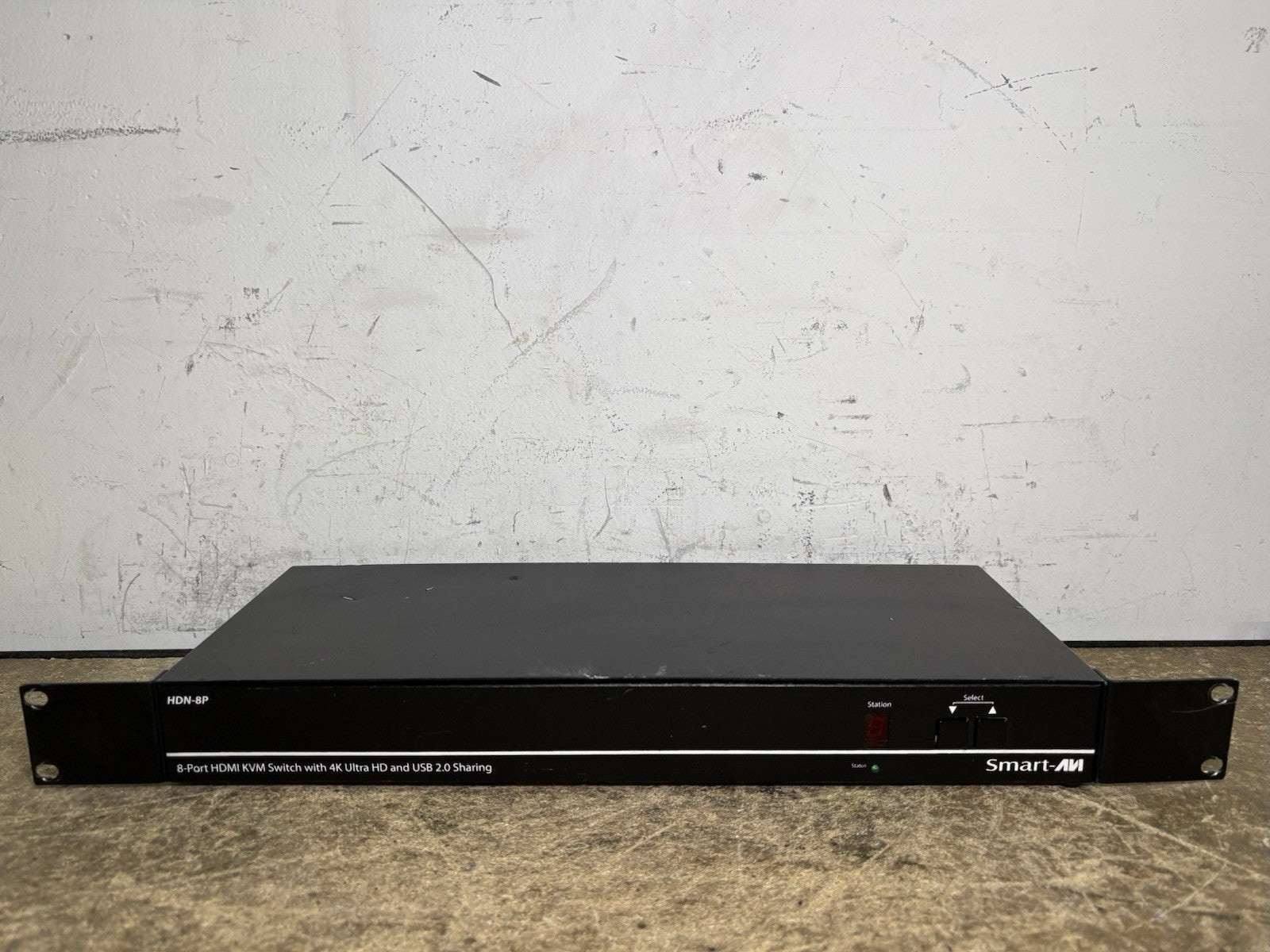 smart-AVI 8-Port 4K Ultra HD KVM Switch with USB 2.0 Sharing