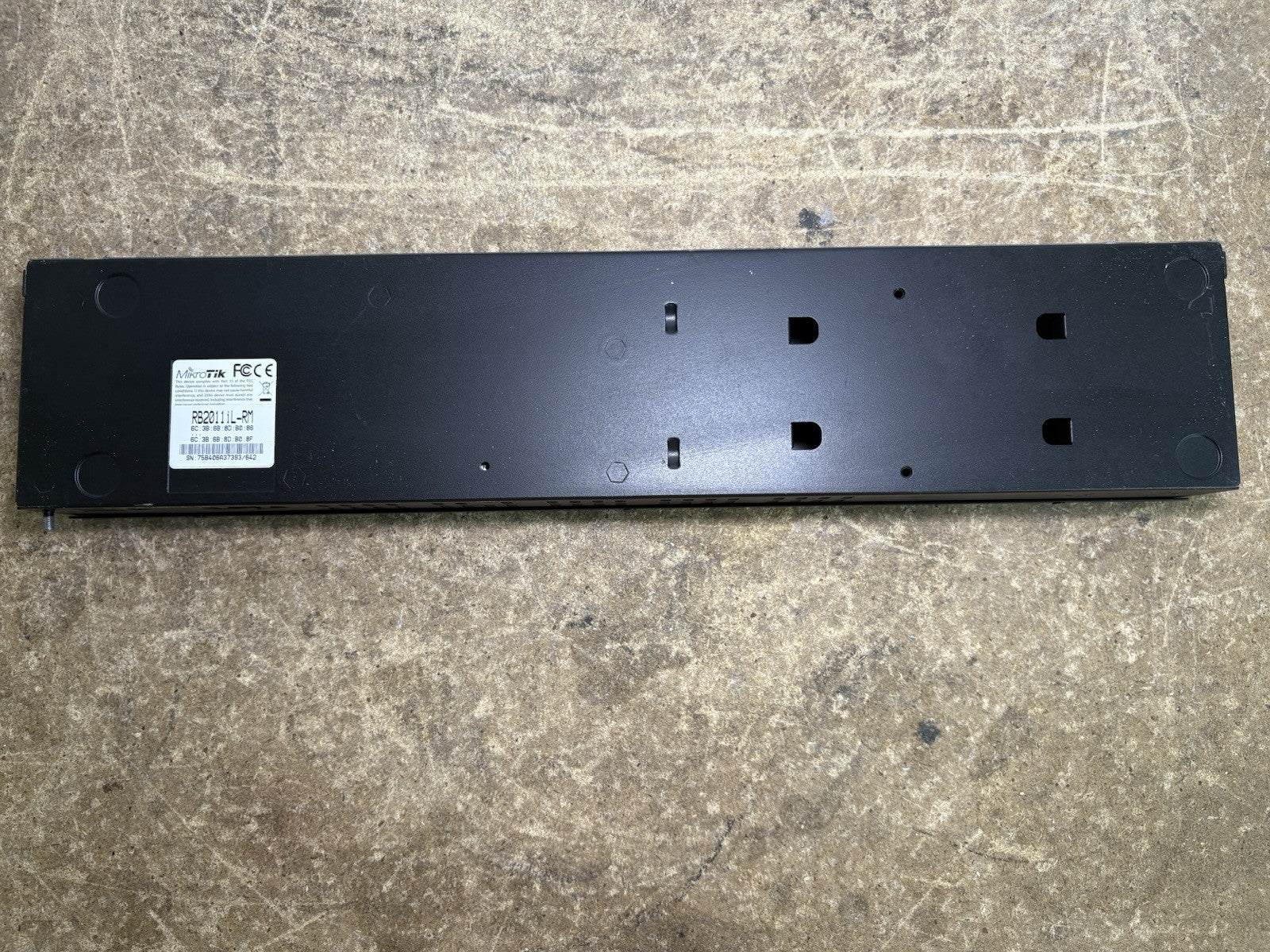 MikroTik RB2011iL-RM Ethernet Router