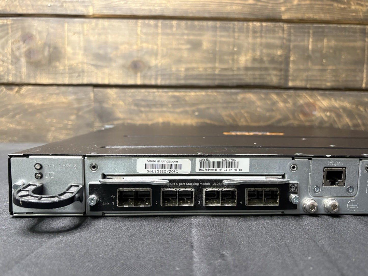 Aruba JL076A 3810M RSVLC-1407 HPE Smart Rate PoE+ 1-Slot Switch No PSU w/ jl083A