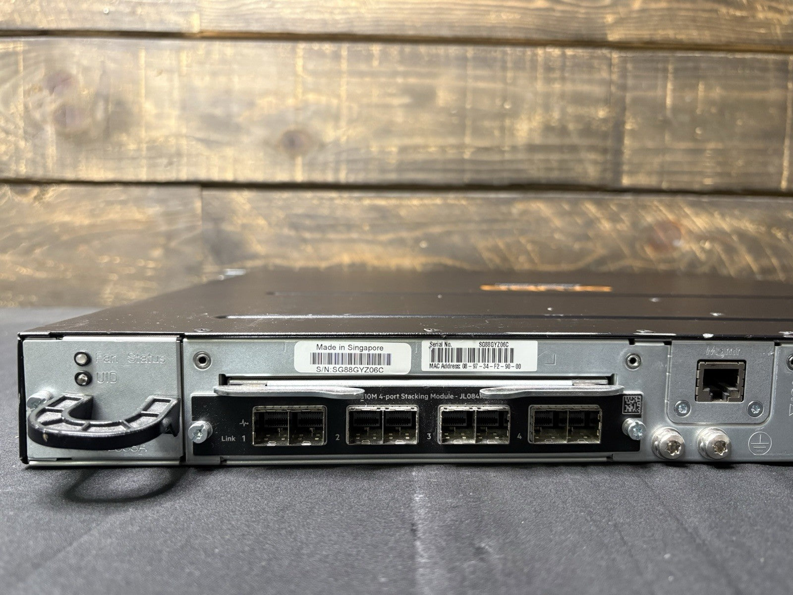 Aruba JL076A 3810M RSVLC-1407 HPE Smart Rate PoE+ 1-Slot Switch No PSU w/ jl083A