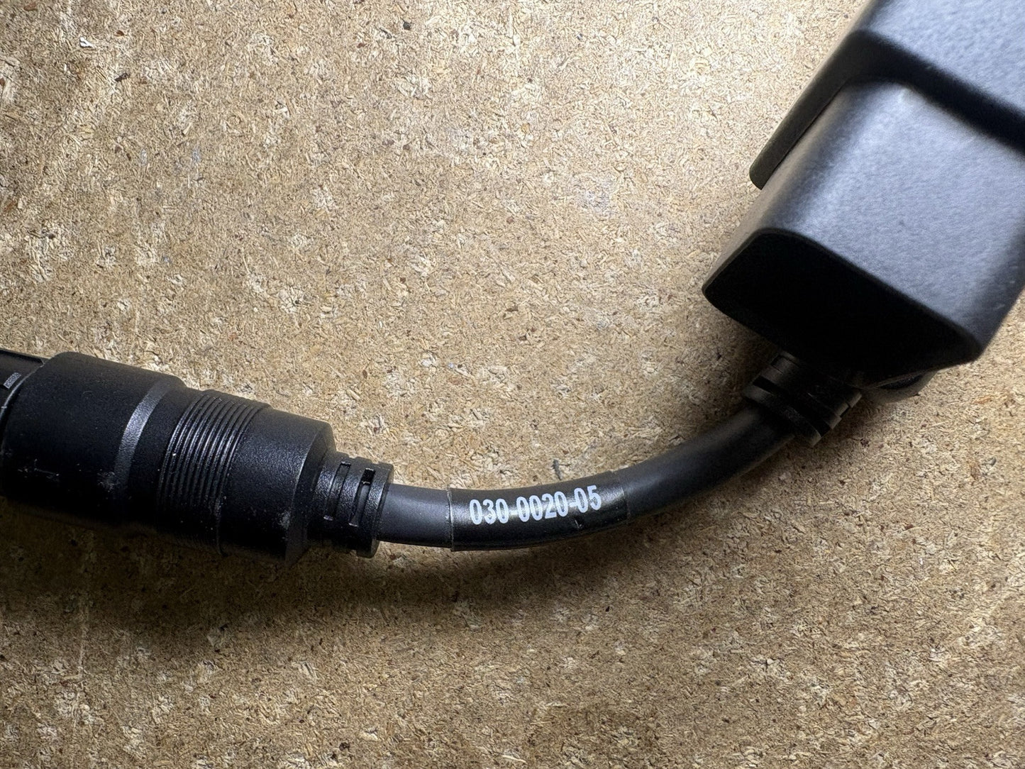 AG-CARRIER APX CONNECTOR 030-0020-05